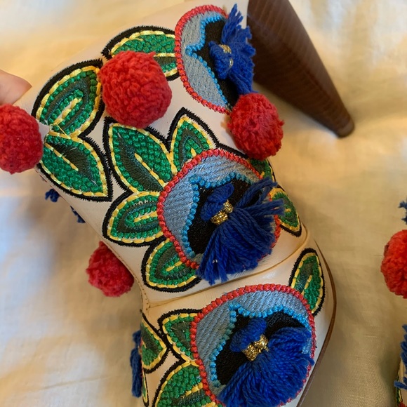 Tory Burch Ellis Embroidered Pom Pom Mules Heels - Picture 7 of 10
